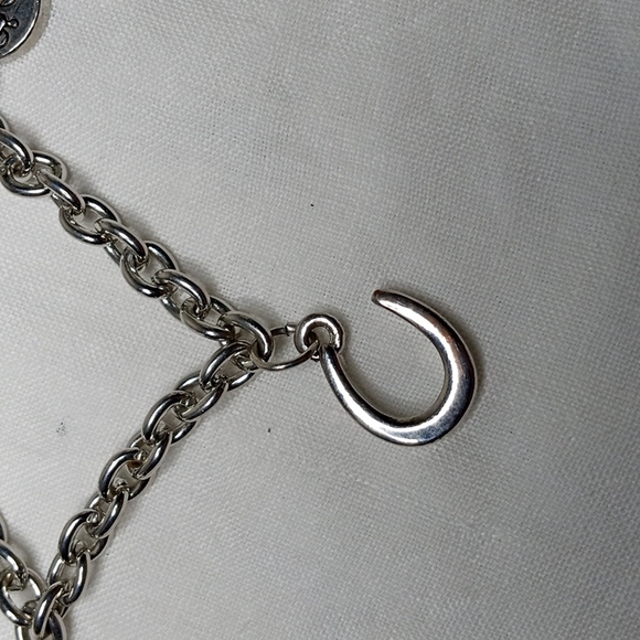 Juicy Couture silvertone charm bracelet with 5 charms 7" approx - Picture 4 of 8